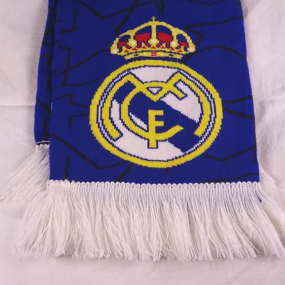 Real Madrid Champions League Scarf, Thermo mug and bag.